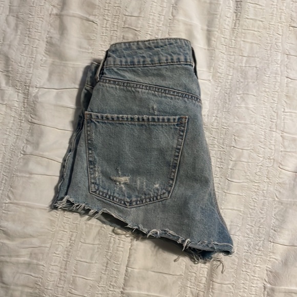 Dynamite Denim Shorts - Picture 2 of 3